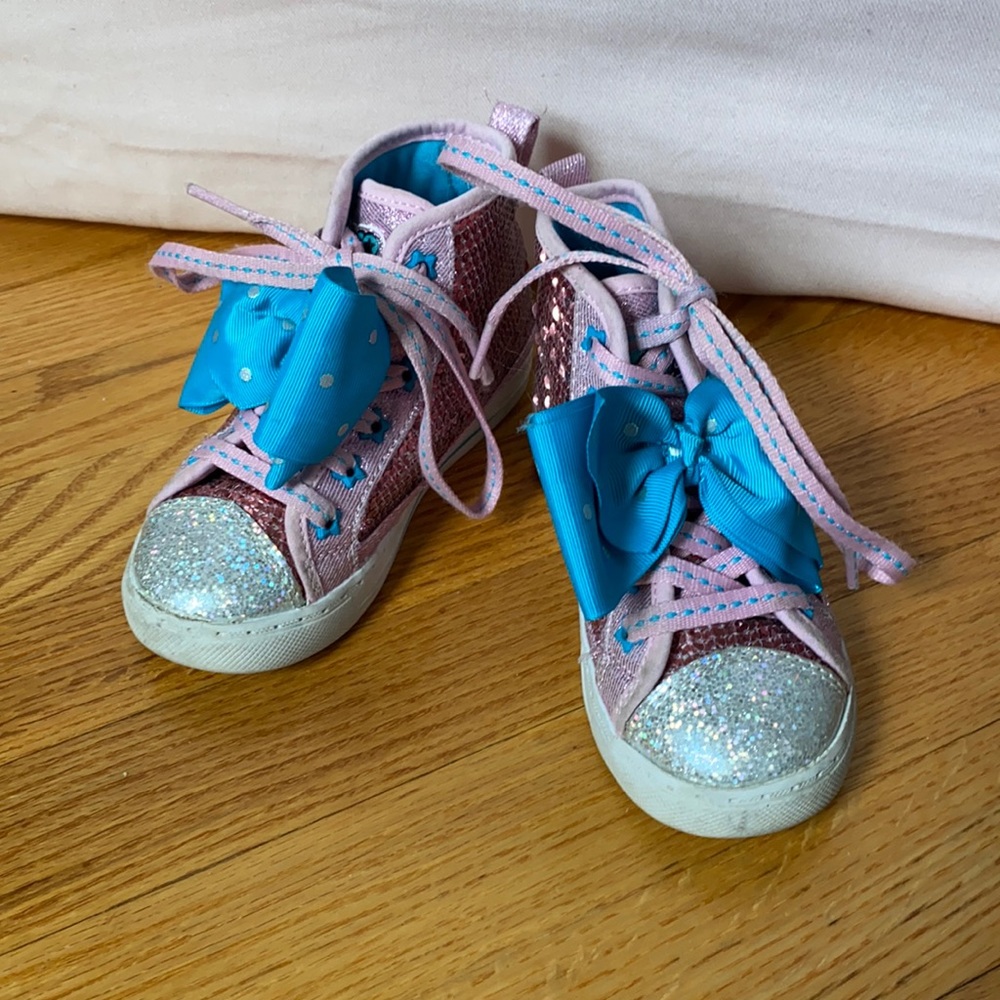 Jo Jo Siwa Sneakers